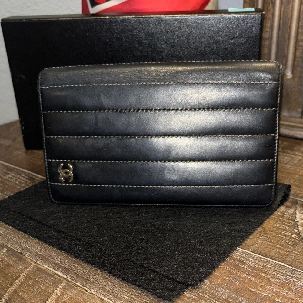 CHANEL Black Quilted Lambskin Long‎ Wallet – Silver CC Logo